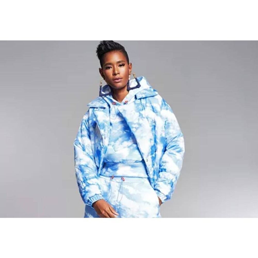 Zerina Akers for Bar III, Puffer Jacket, Baby Blue Skies with Clouds Print, NWOT - Picture 3 of 5